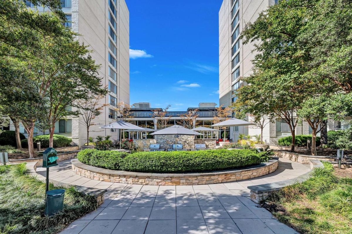 Apartment At Crystal City With Gym Arlington Bagian luar foto