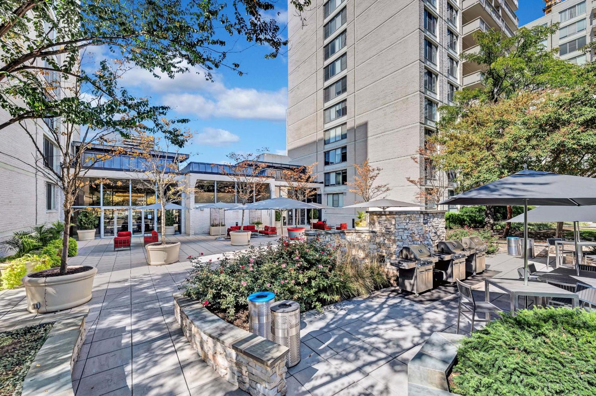 Apartment At Crystal City With Gym Arlington Bagian luar foto